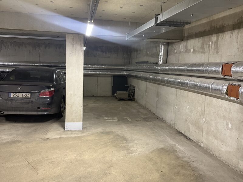 Parking spot in Lüüsi tänav 4, Tallinn, Estonia