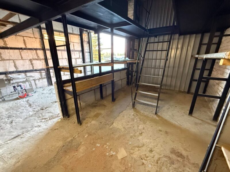 Self-Storage Company in Männiku tee 104b, Tallinn, Eesti